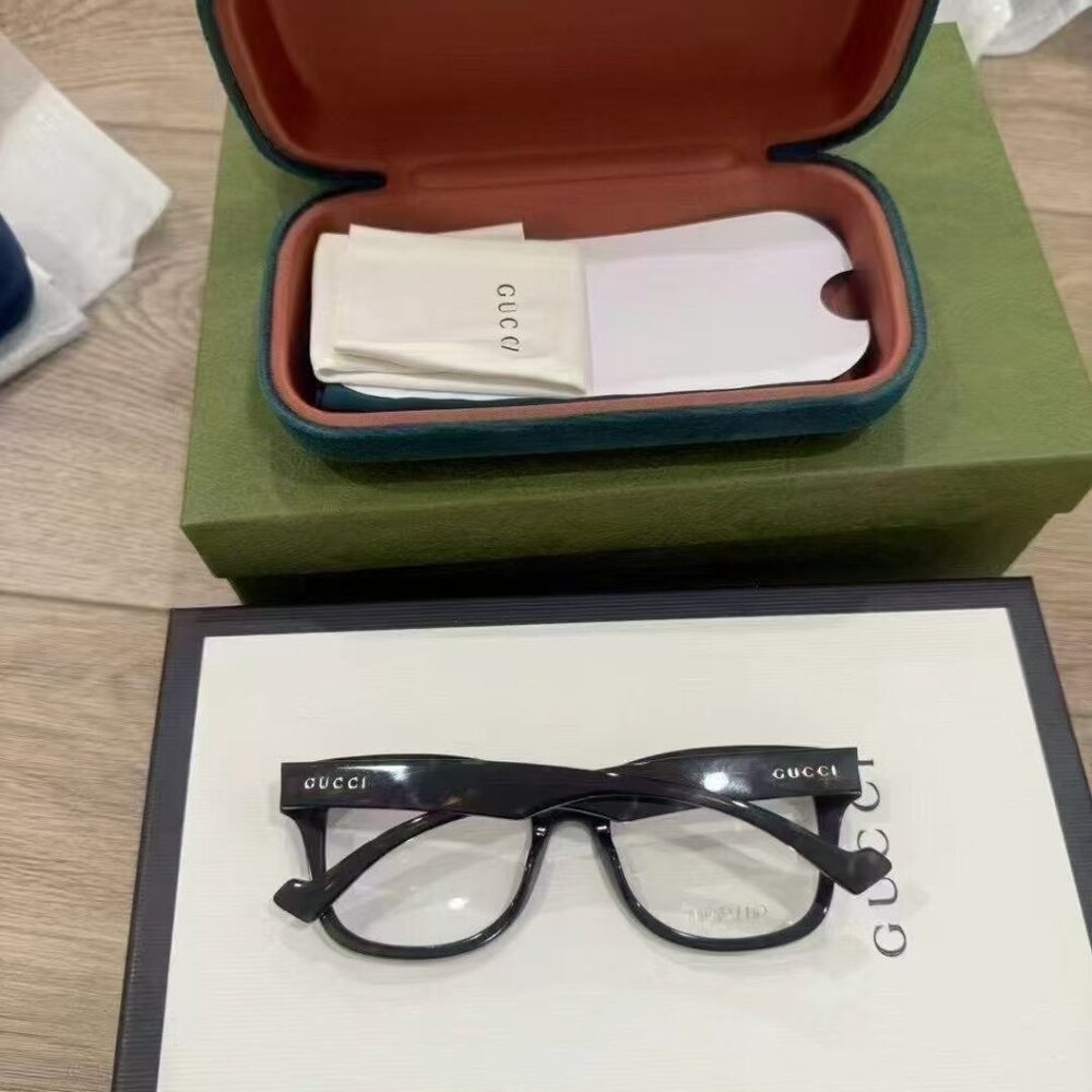 NIB Authentic Gucci Black Eyeglasses UNISEX - Picture 3 of 4